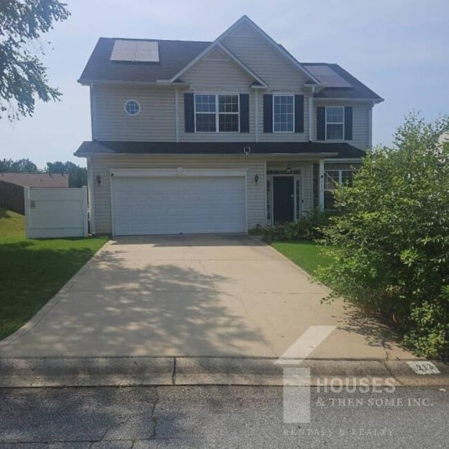 Photo - 213 Worcester Ln