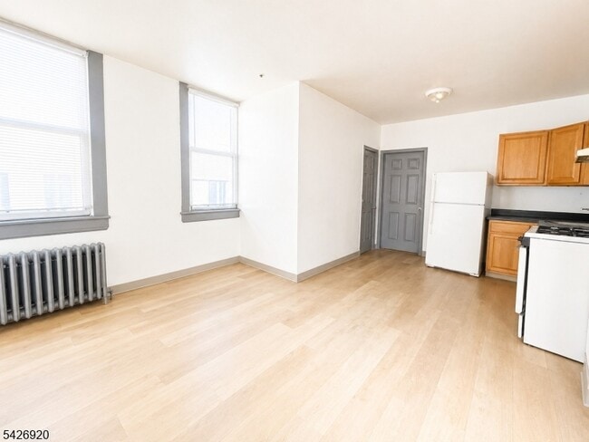 840 Mt Prospect Ave Unidad 1
