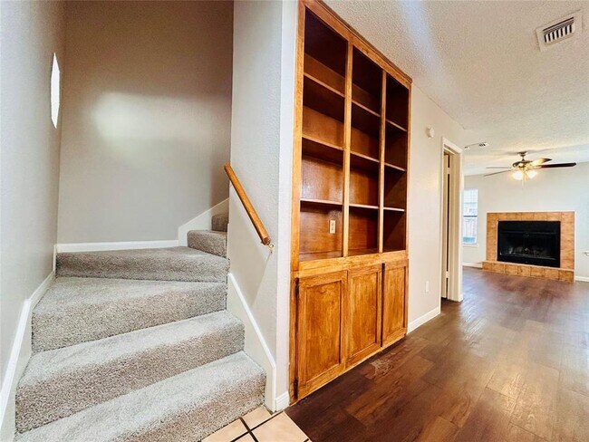 Photo - 8906 Schick Rd