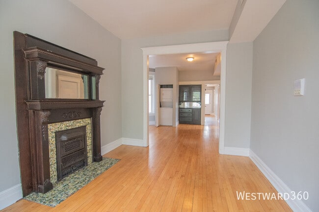 Photo - 2844 N Whipple St Unit 2F