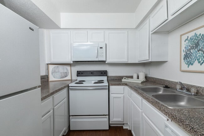 Carelton Courtyard apartments — community photo