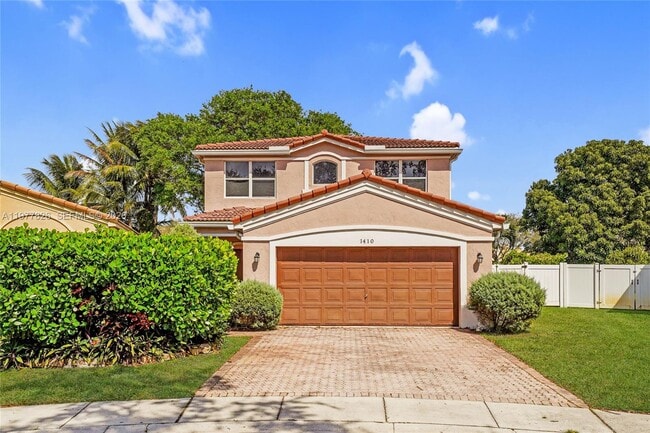 Building Photo - 1410 SW 106th Terrace