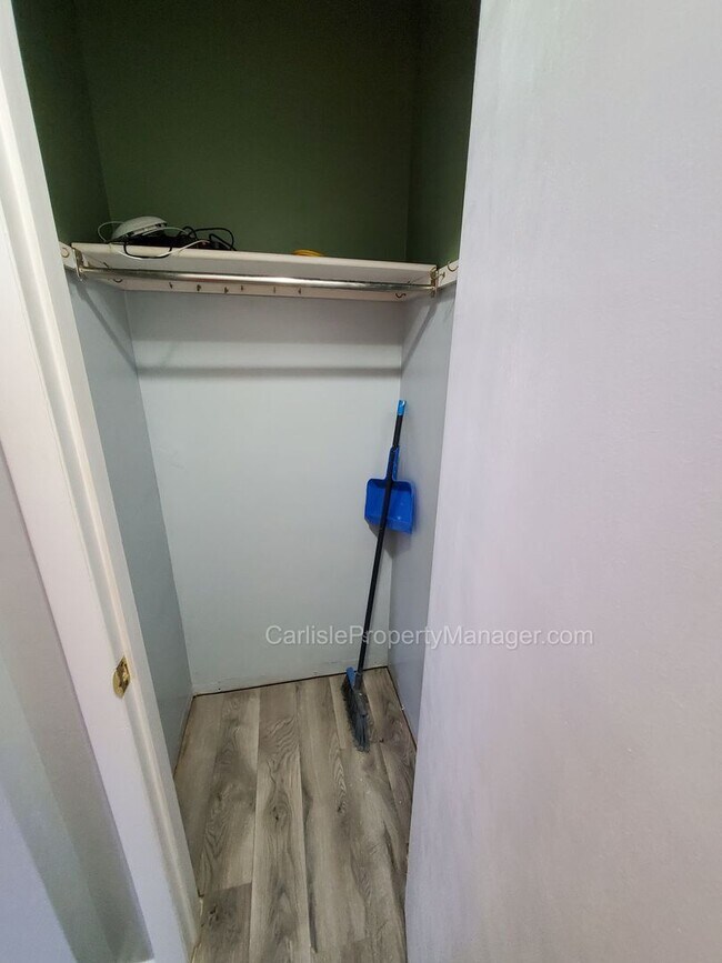 Photo - 3bd 1.5ba pet friendly, central A/C, fenced yard, off-street parking, basement with provided laun...