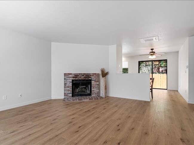 Photo - 843 Falcon Way