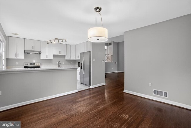 Photo - 9211 E Parkhill Dr