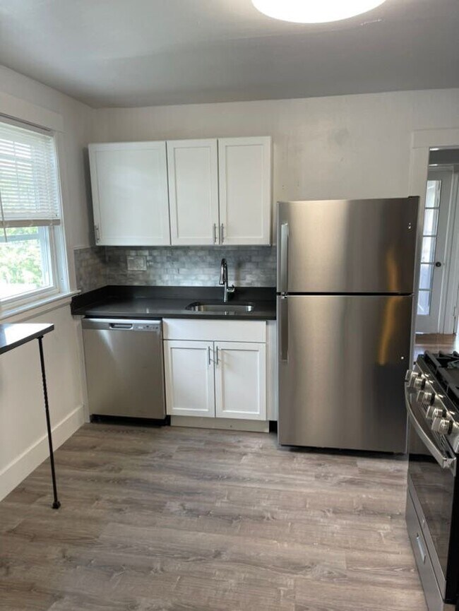 Building Photo - 43 Pequossette St Unit 1