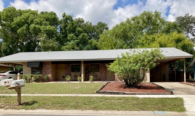 Building Photo - 526 Camino Ct