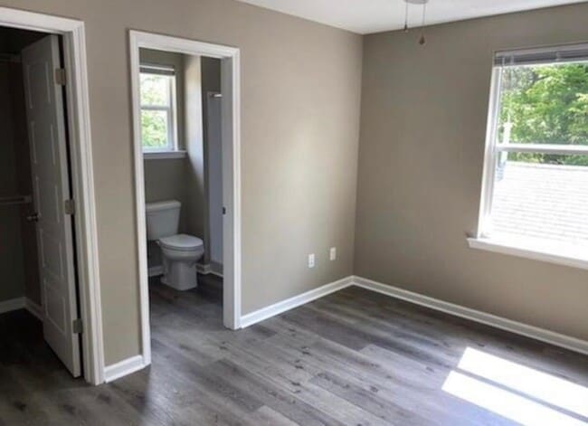 Photo - 2395 Avery Ave