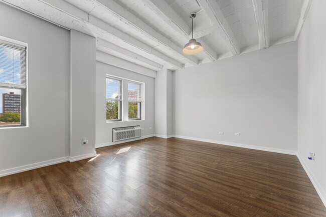 Photo - 5718 N Winthrop Ave Unit 802