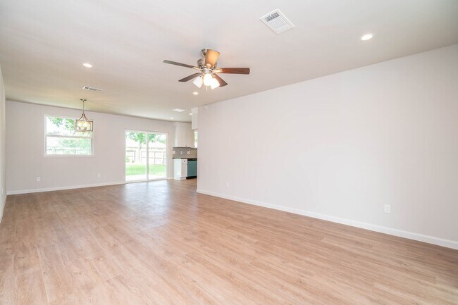 Photo - 408 Bellmar Ln