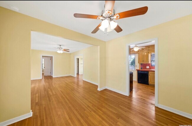 Photo - 214 Coyle Pl