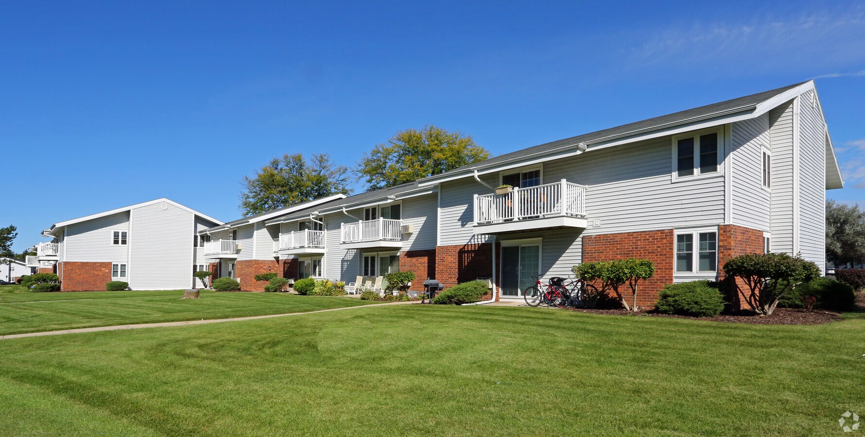 Village Green East Apartments For Rent In Janesville