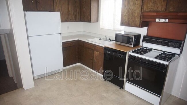 Photo - 1060 S Newark St