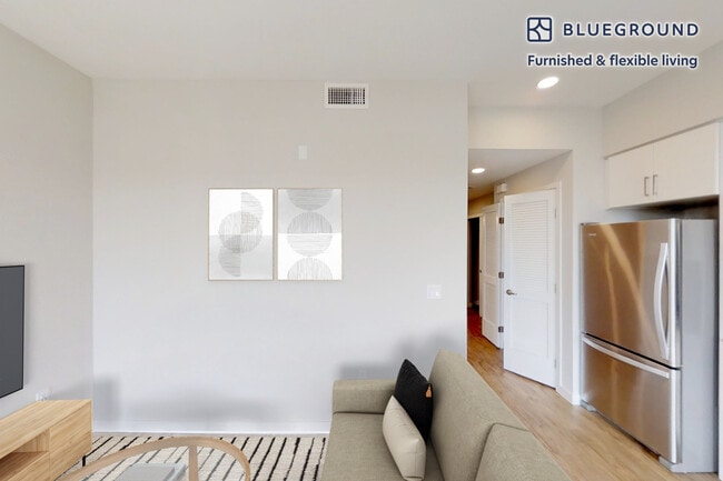 6301 Shellmound St Unidad SI FL4-ID5620A