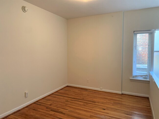 Photo - 937 Lombard St Unidad 102