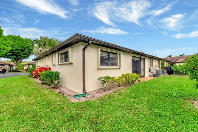 Photo - 4660 Greentree Pl