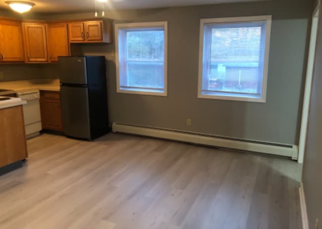 Building Photo - 49 Tappan St Rental
