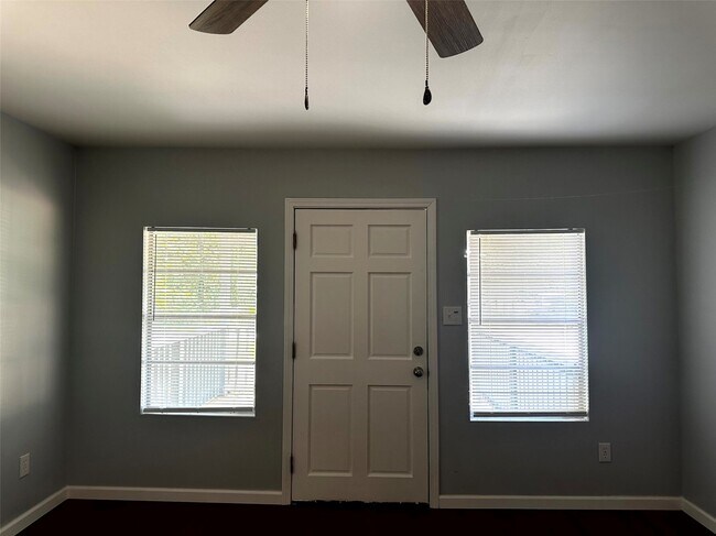 Photo - 127 12th St House