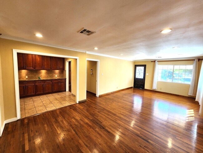 Photo - 13863 Burton St