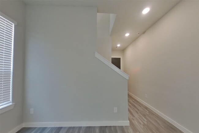 Photo - 9835 Willow Creek Commerce Dr