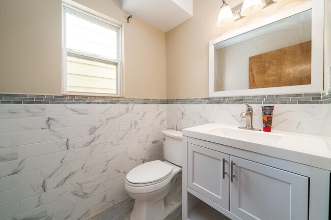 Photo - 149 Hobart Ave Unit 1