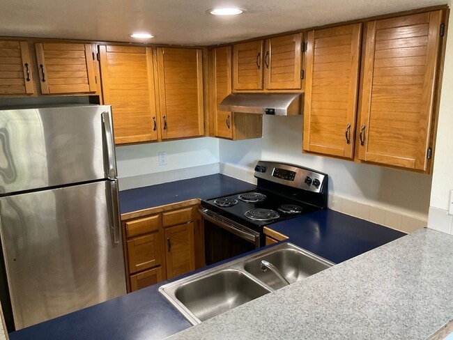 Photo - Pre lease !!