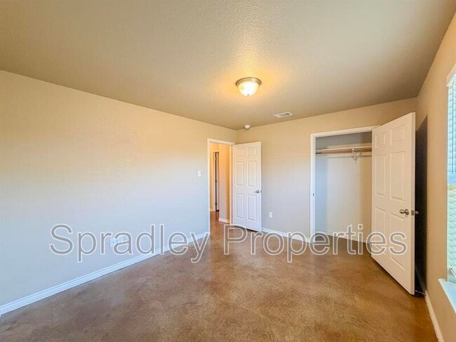 Photo - 1538 Brady Way