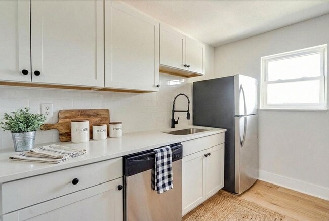 Photo - FULLY RENOVATED duplex in East Ridge! Unit 1