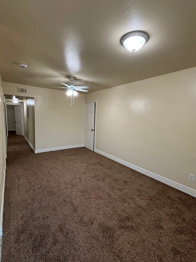 Photo - 10504 S San Pedro St