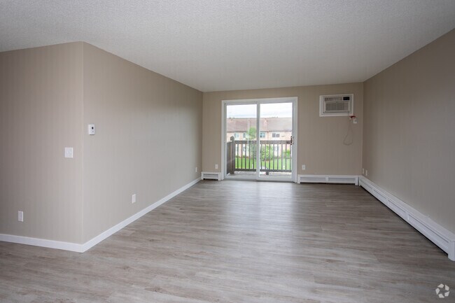 2BR, 1BA - 800-850 SF