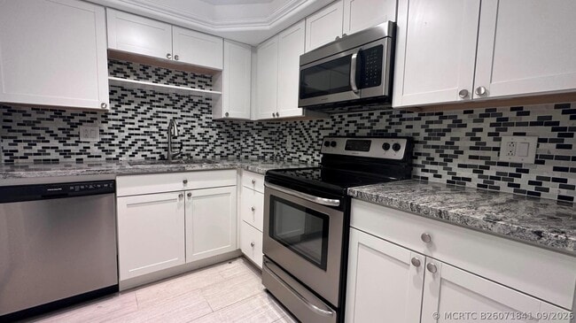 Building Photo - 1950 N Andrews Ave Unit 109D