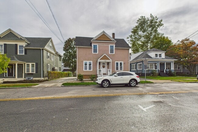 Photo - 122 Roger Williams Ave