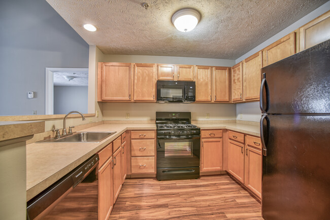 Kitchen - Stone Ridge Apartments