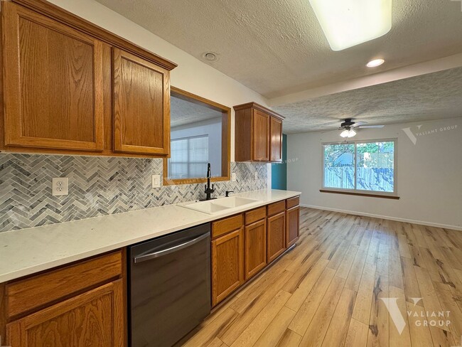 Photo - Spacious 3-Bedroom, 2-Bath in Sequiota Nei...