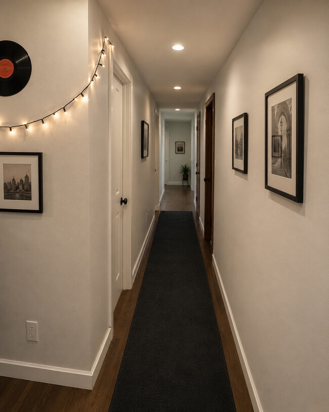 Photo - 644 W Oakdale Ave