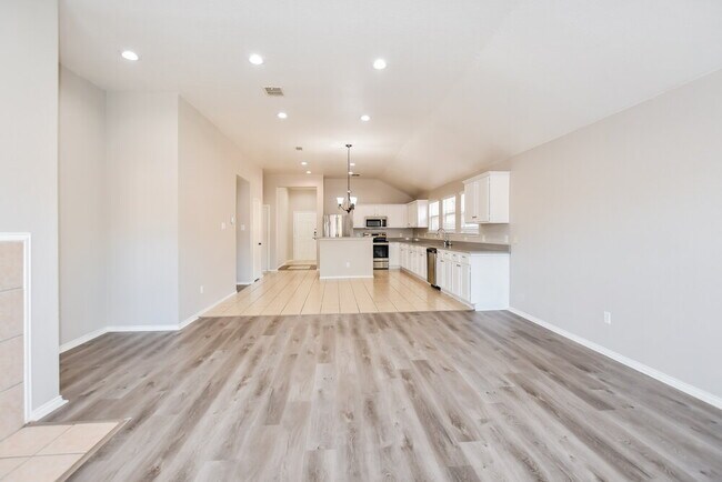 Photo - 2700 Hillside Dr