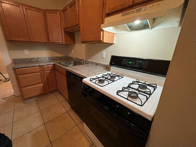 Photo - 4 Bedroom Semidetached Home