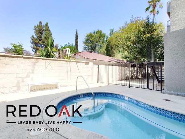 Photo - 11817 Victory Blvd Unit 305