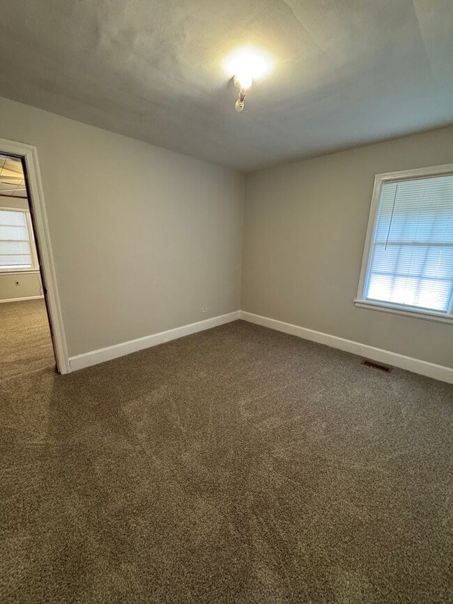 Photo - 1004 Maplewood Ave