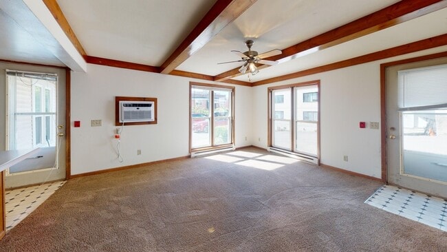 Building Photo - 11 E Gilman St Rental