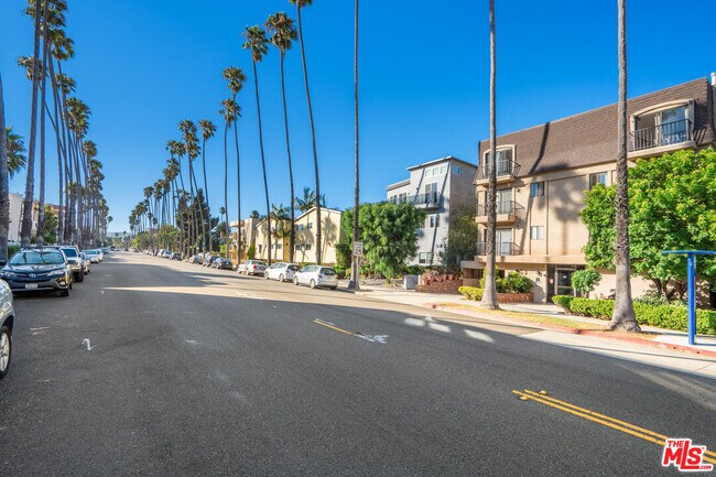 Photo - 953 4th St Unit #200