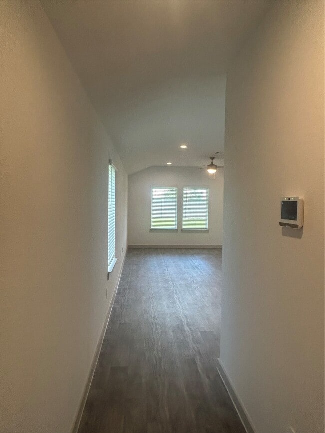 Photo - 215 Dusty Bridle Ln