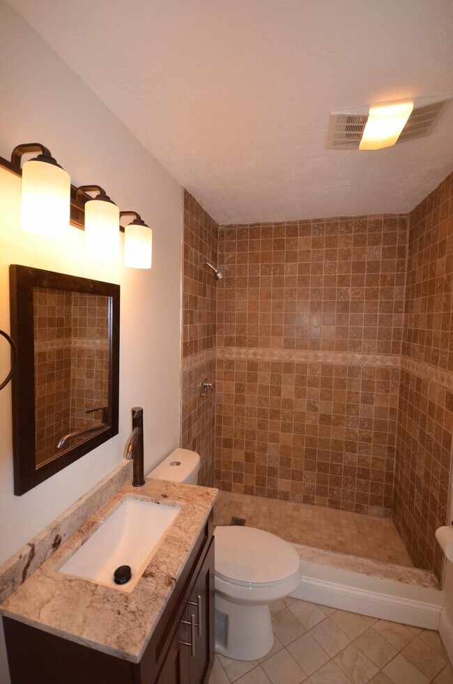 Photo - 130 Brooks St Unidad 2