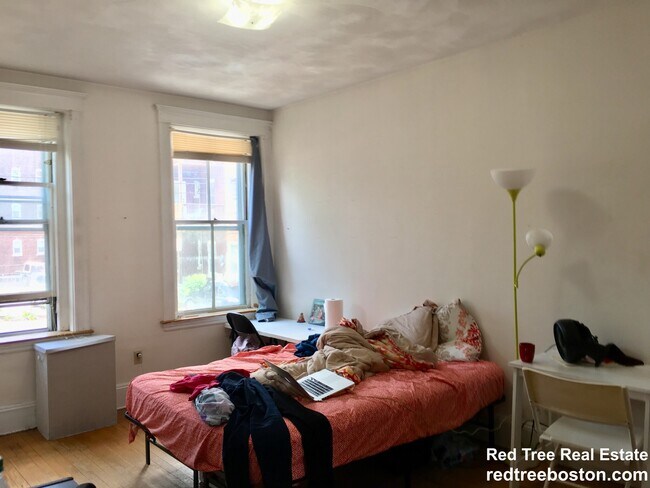 Photo - 1722 Beacon St