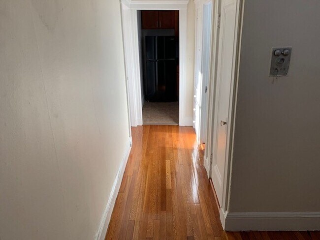 Photo - 9/1 No Fee! Junior 1BR/large studio in Brighton near Green Line!