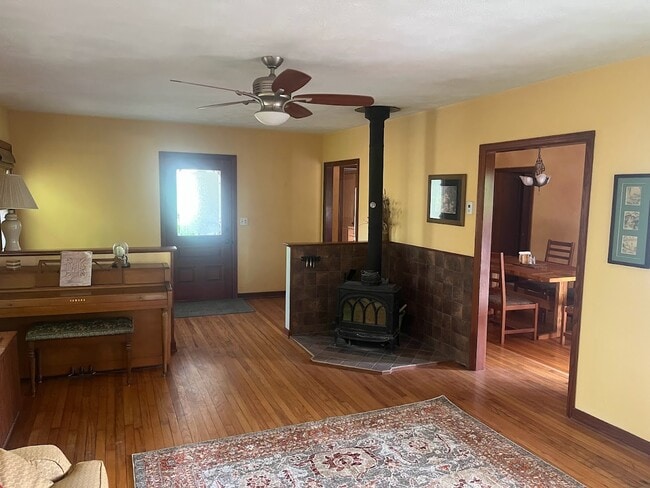 Photo - 165 E Miller Rd