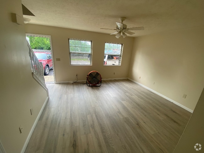 Building Photo - 87 Dickey Ave Rental