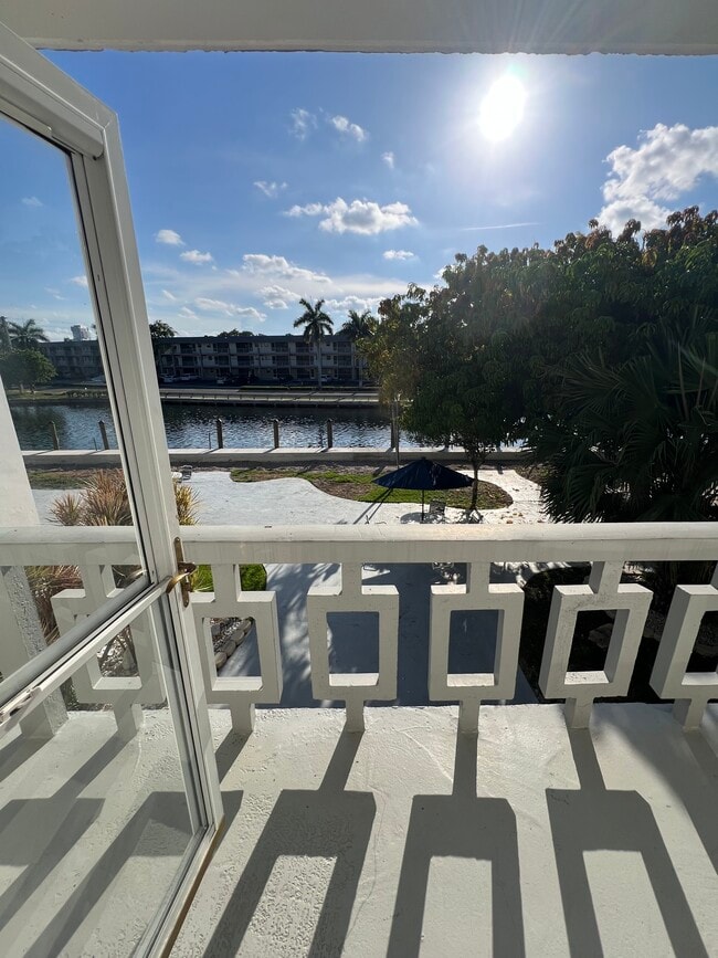 Photo - 467 Golden Isles Dr Unit 207