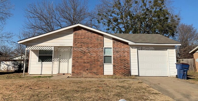 Building Photo - 3305 Grinnell Ave
