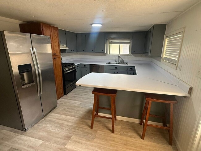 Building Photo - 585 Pleasant Hill Rd